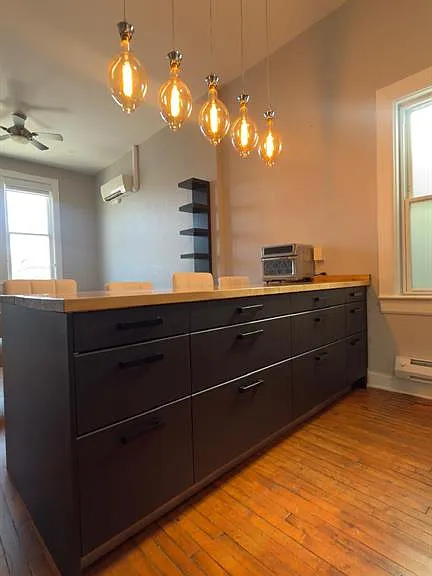 1154 Wyandotte St E #2 — Photo 3
