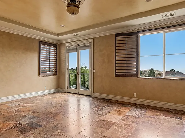 4760 Sea Crest Dr — Photo 16