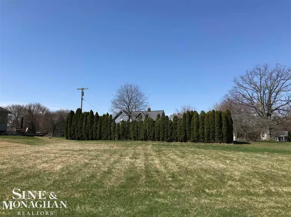 17 Old Course Rd, Saint Clair, MI 48079