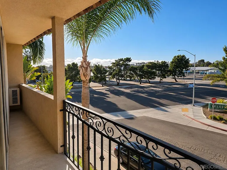 7555 Linda Vista Rd #29 — Photo 8