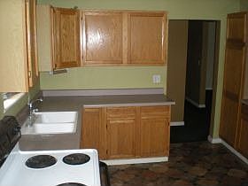 2nd image of 5260 E Tulare St