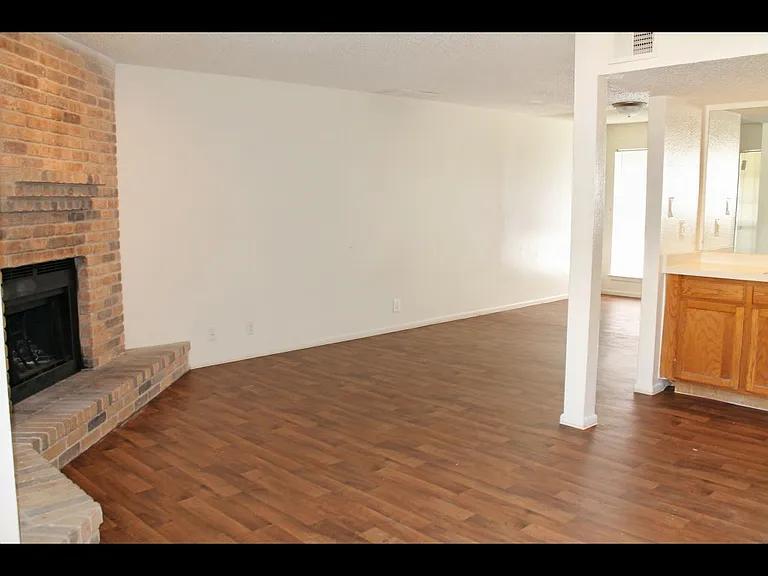 Broken Oak Townhomes — Photo 11