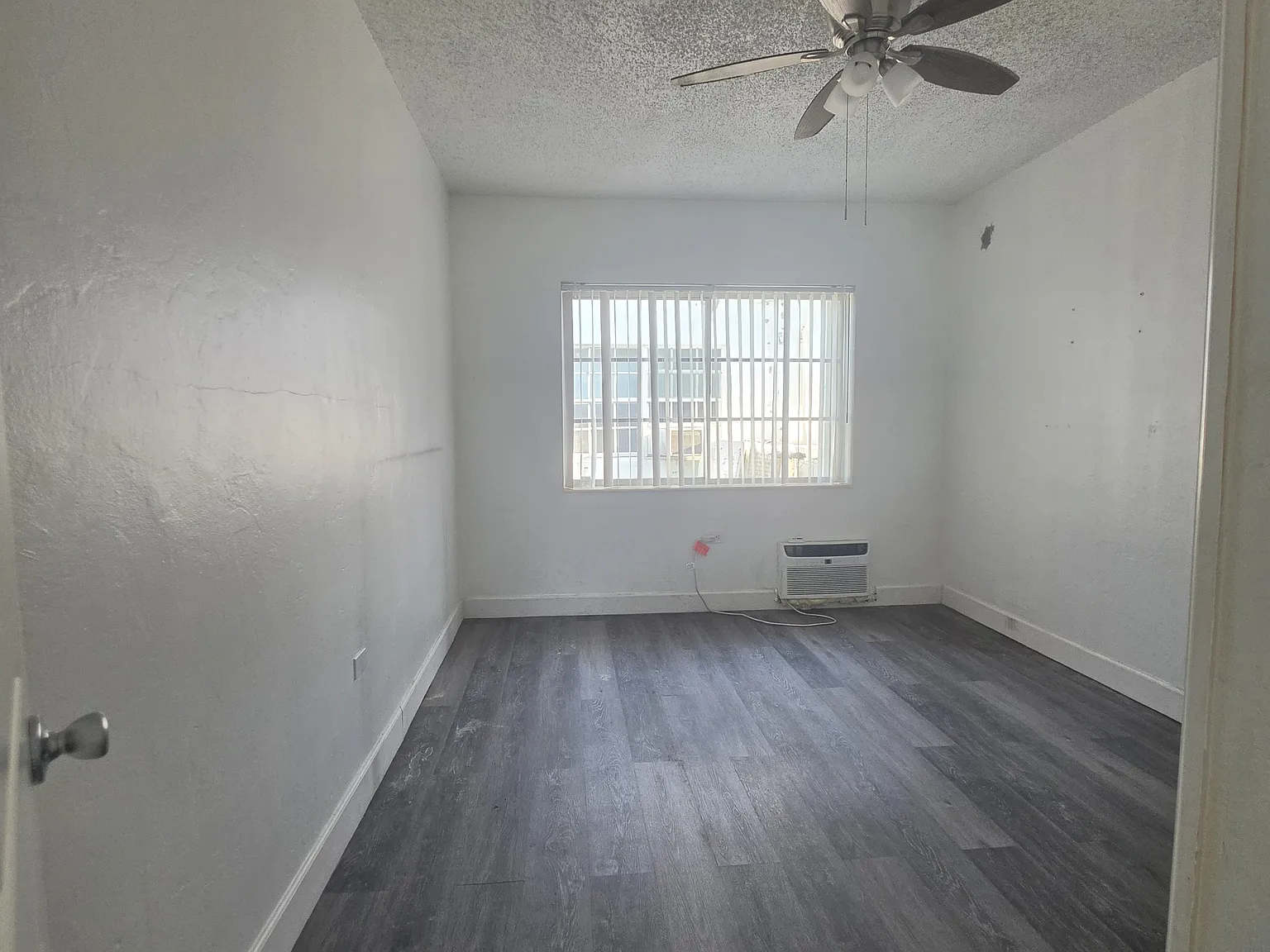 2 bed, 800 sqft, $2,400 — Photo 4