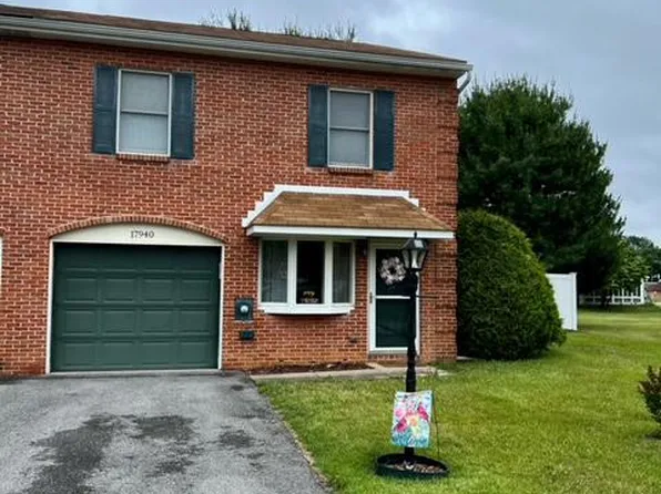 17940 Golf View Dr, Hagerstown, MD 21740