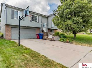 17023 Sahler St, Omaha, NE 68116