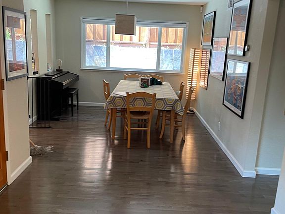 4th image of 2282 Eastridge Ave