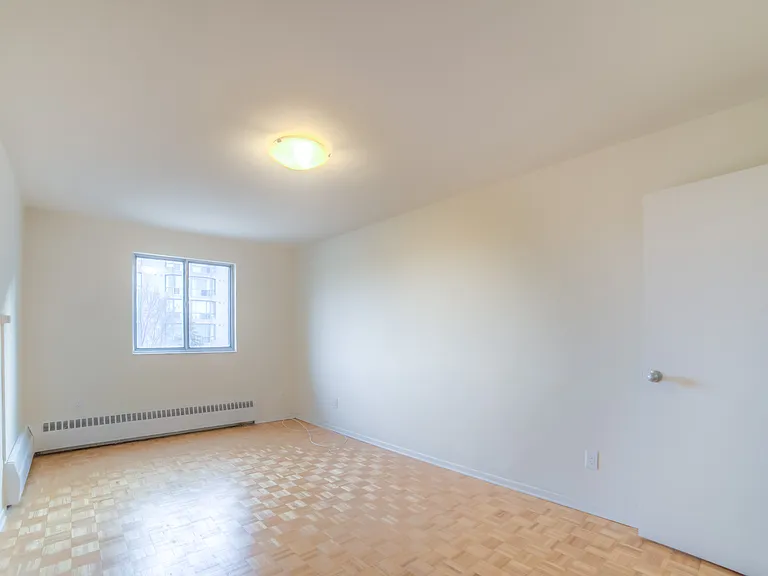 100 Cedar Ave #202 — Photo 4