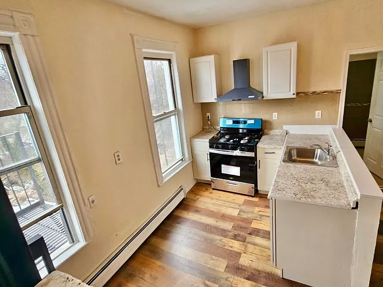 126 Monticello Ave #2 — Photo 3