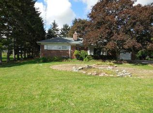 639 N Stadium Rd, Oregon, OH 43616