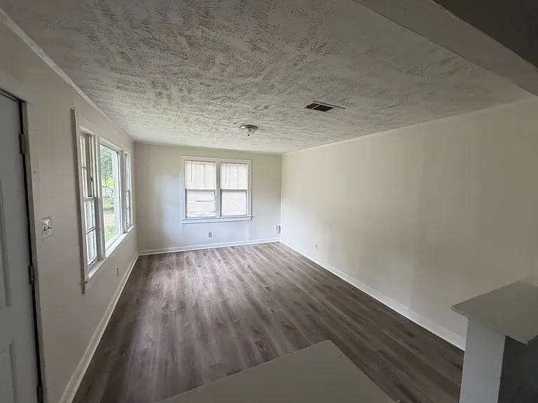 200 Hayes St — Photo 2