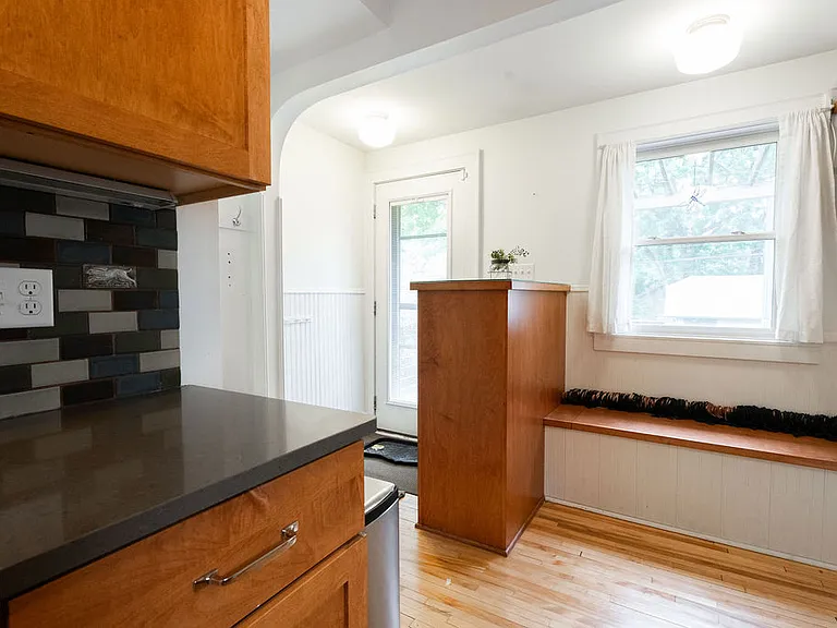 4142 Sheridan Ave N — Photo 10