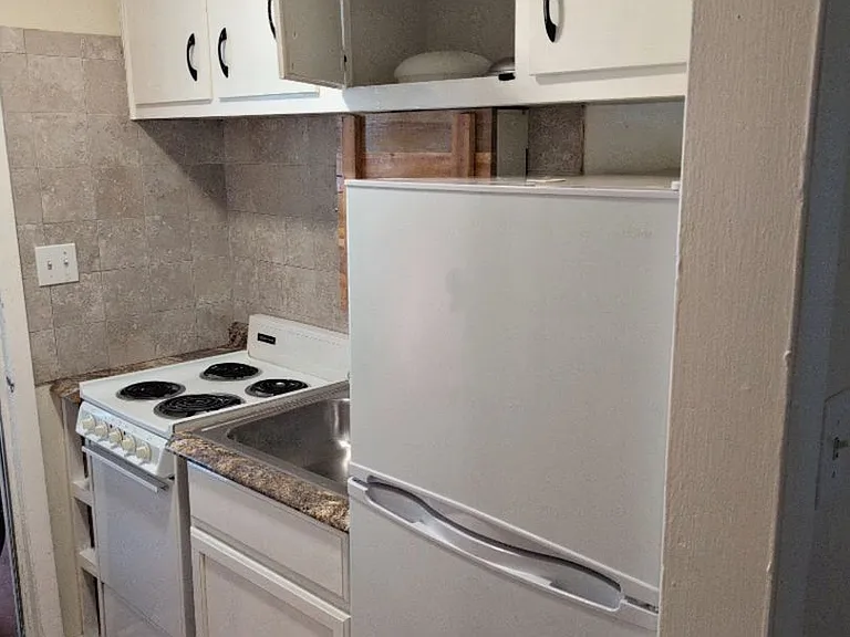 Holston Apartments — Photo 31