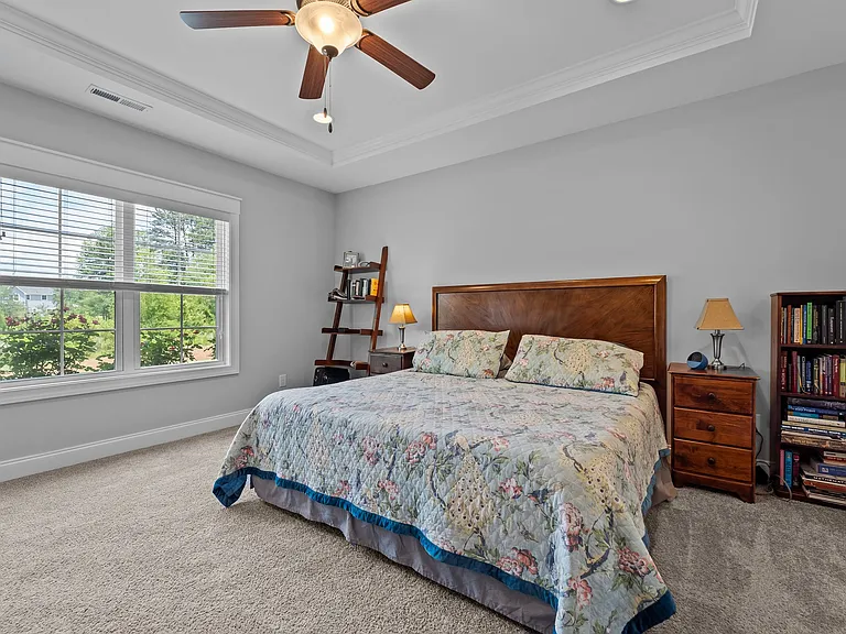 130 Amelia Dr — Photo 22