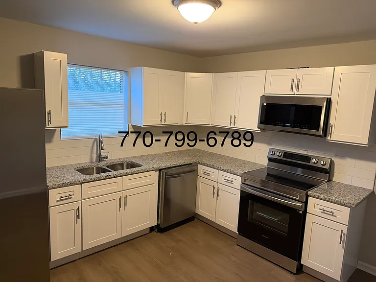 243 Walker St #A — Photo 5