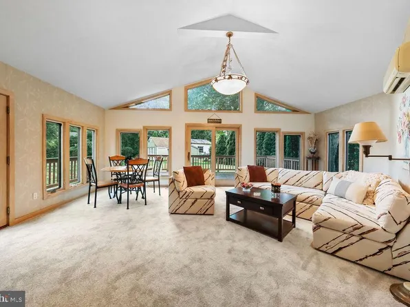 327 Monroe Ave, Cherry Hill, NJ 08002