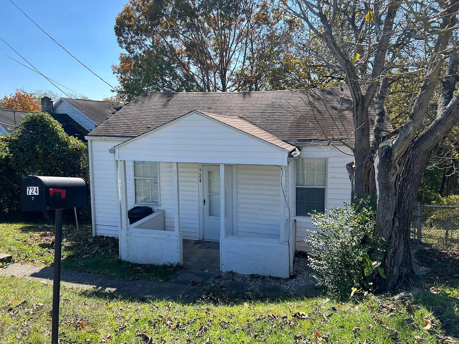 724 Daverton Rd photo 1