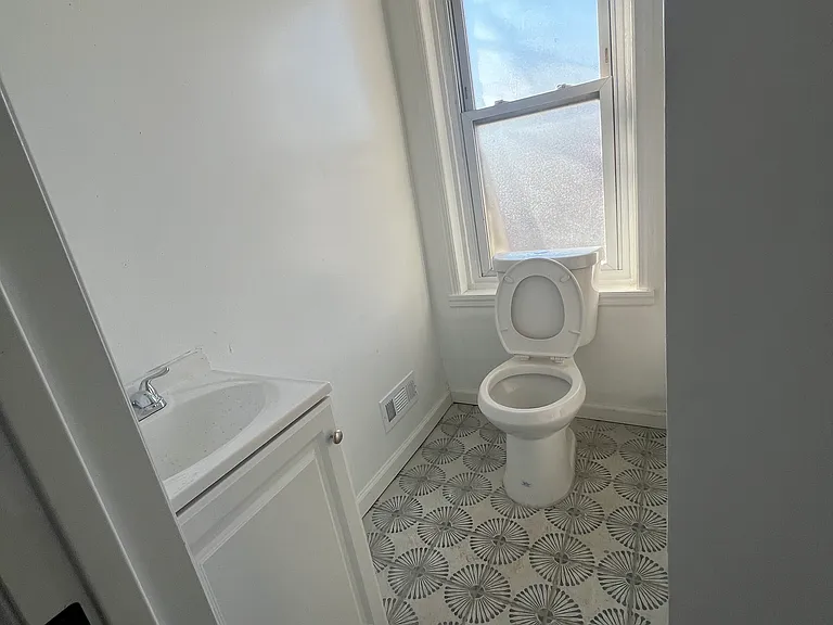 308 Chestnut St — Photo 7