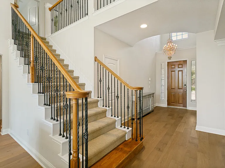 412 S Hampton Ct — Photo 7
