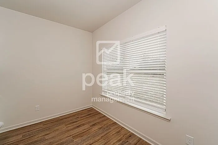 247 4th Ave — Photo 21