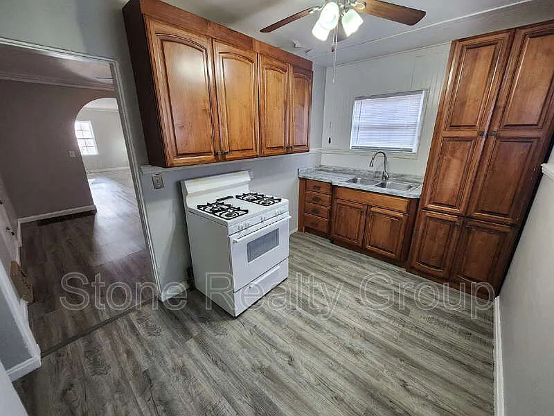 1609 S 5th St — Photo 4