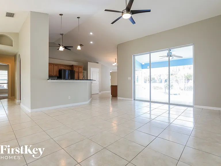 1200 Wise Dr — Photo 2