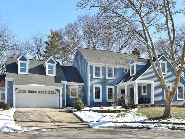300 Greenbrier Ct, Columbus, OH 43085