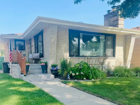 9321 S Avers Ave, Evergreen Park, IL 60805