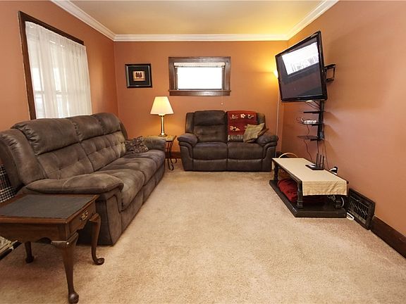 4th image of 16400 Melgrave Ave