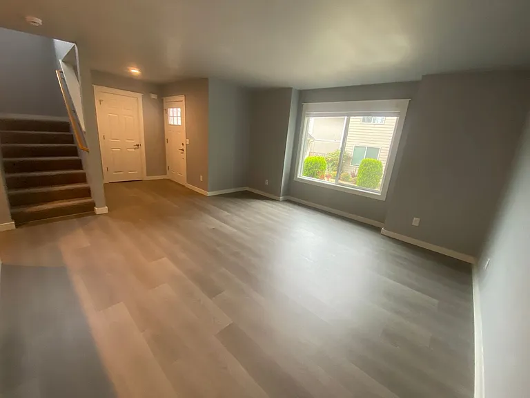8721 8th Pl NE — Photo 5