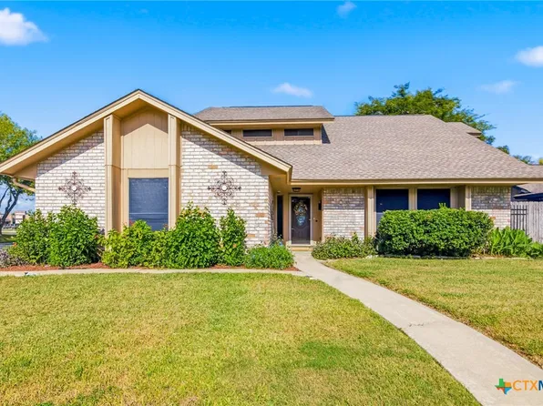 102 Laguna Dr, Victoria, TX 77904