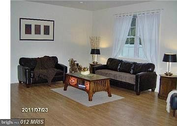 5th image of 4032 Main St