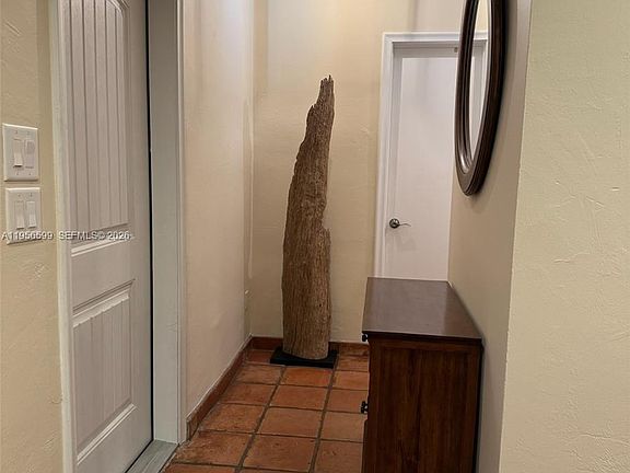4th image of 1110 Redbird Ave