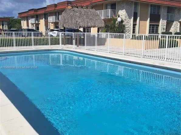 5425 SW 77th Ct APT 102D, Miami, FL 33155