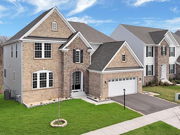 3rd image of 5719 Hawk Ridge Rd
