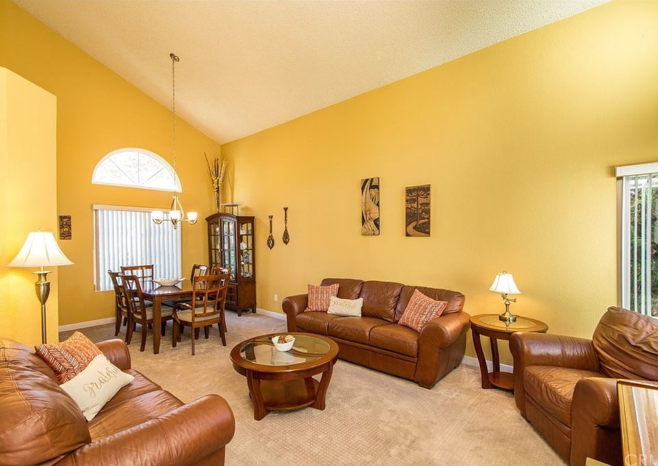 2nd image of 2575 Shady Glen Ln