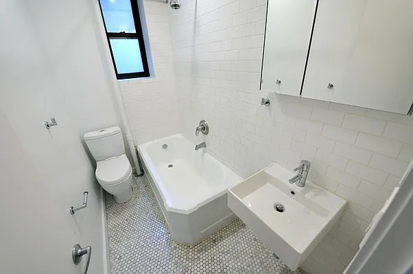 Rented by Aether Property Group | media 11