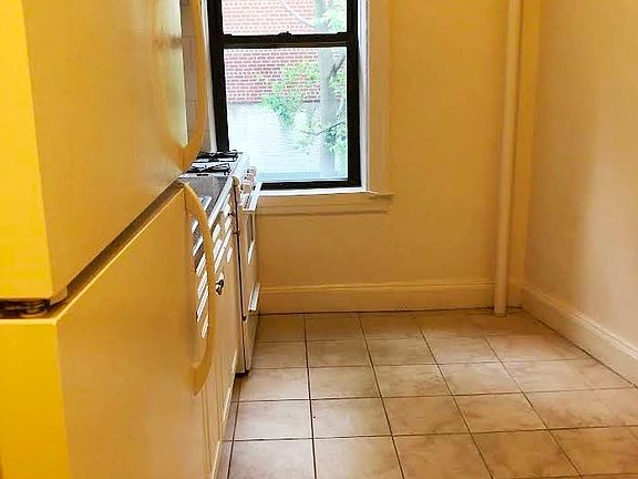 4th image of 24-07 36th St #2B