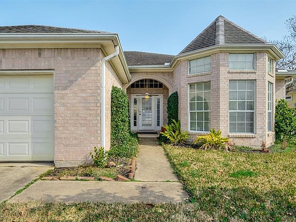 2nd image of 1429 Leeward Cir