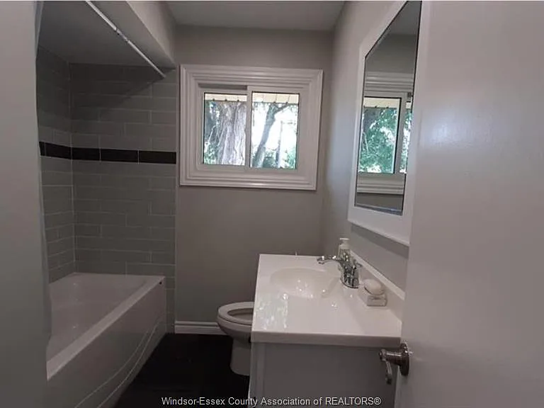 1568 Villa Maria Blvd N #MAIN — Photo 10