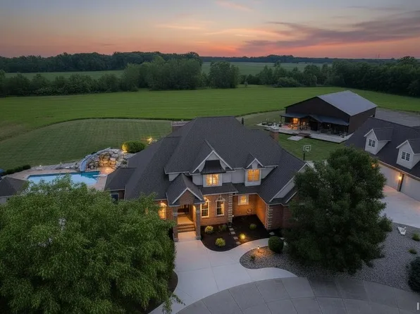 61640 Dogwood Rd, Mishawaka, IN 46544