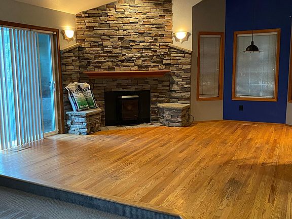3rd image of 14901 Ash Way