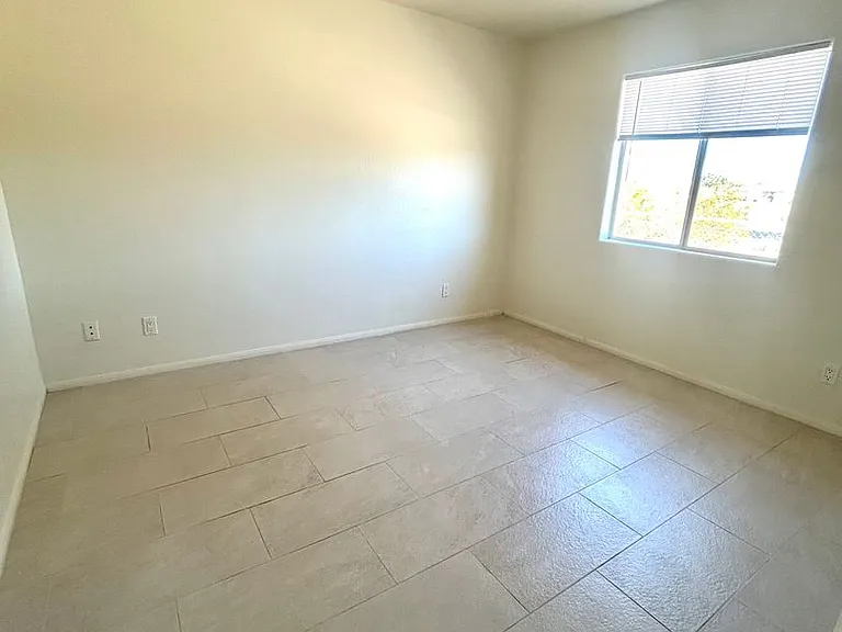 73871 S Slope Dr — Photo 2