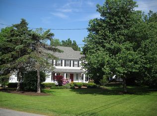 441 Falls Rd, Chagrin Falls, OH 44022