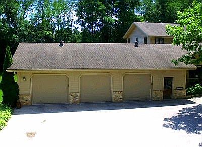 5th image of W148N7410 Woodland Dr