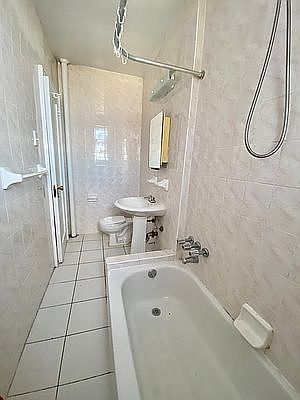 4th image of 41-43 39th Pl #4A
