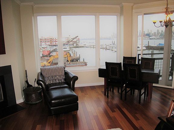 DINING ROOM W/ NYC VIEWS