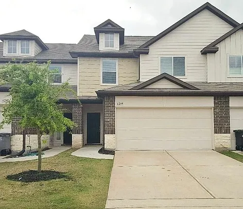6239 Brenwood Cir Photo 1