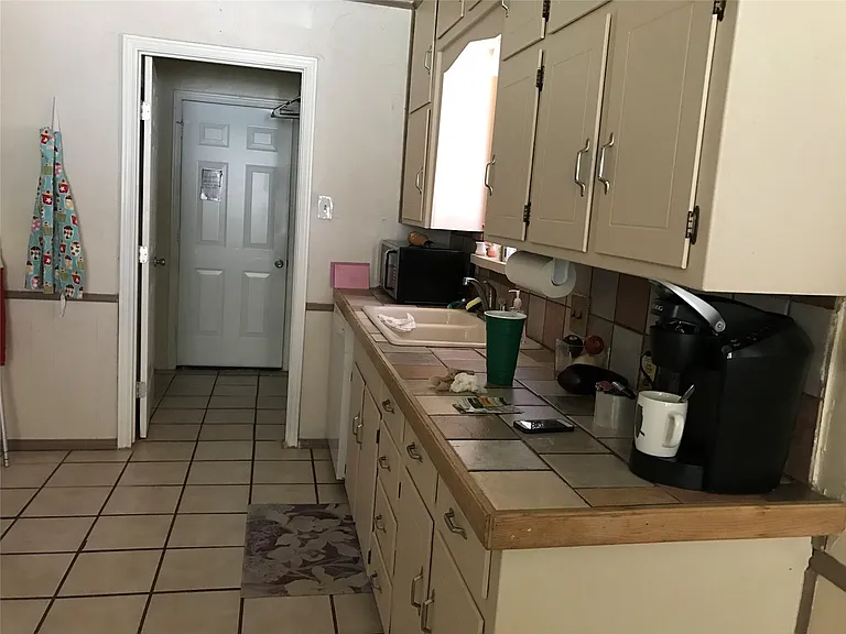 1421 Bryan Dr — Photo 21