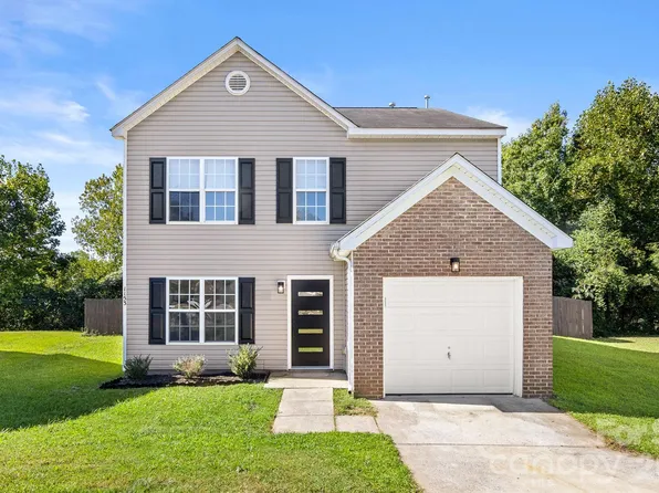 1153 Delander Ln, Charlotte, NC 28214