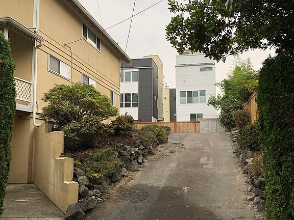 Side driveway to backyard